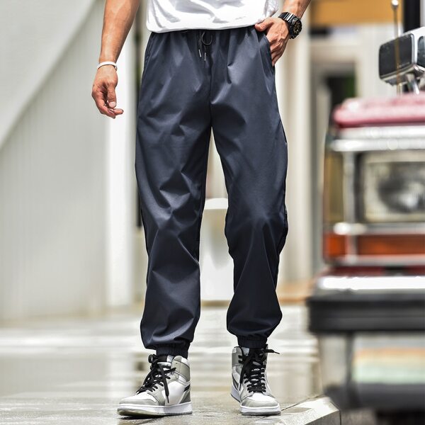 

Men Solid Drawstring Carrot Pants, Navy blue