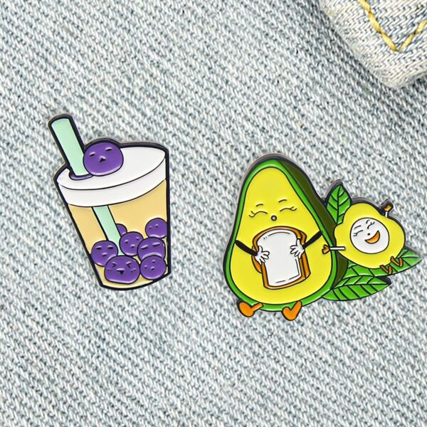

2pcs Cartoon Brooch, Multicolor