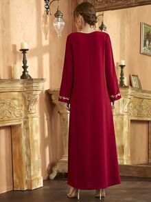 Al Najma Vestido túnico con bordado escote V - Burdeos - Ver 2