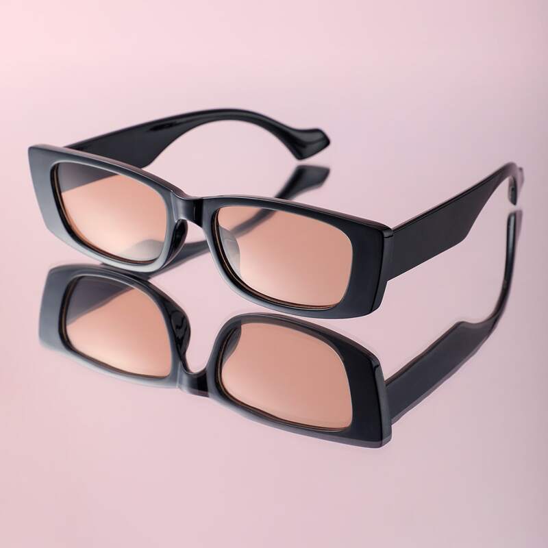 

Tinted Lens Frame Sunglasses