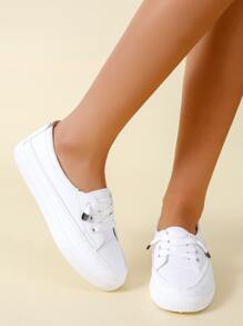 女士白色经典百搭圆头一脚蹬休闲系带柔软舒适平底户外运动休闲鞋，简洁鞋面，线条流畅，整体干净利落。适合春夏秋冬日常出游、校园、度假、街头时尚搭配 - 白色 - 查看 5