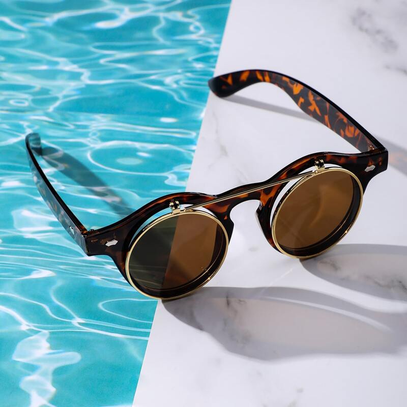 

Leopard Frame Sunglasses