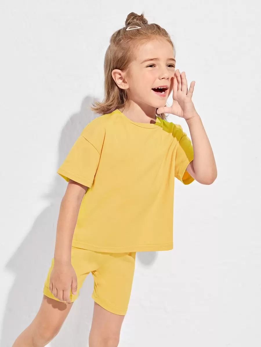 SHEIN Toddler Girls Cotton Drop Shoulder Top & Cycling Shorts Set - Yellow - View 1