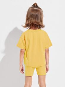 SHEIN Toddler Girls Cotton Drop Shoulder Top & Cycling Shorts Set - Yellow - View 2