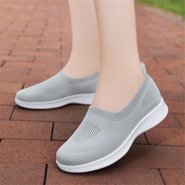 

Slip On Breathable Running Shoes, Grey