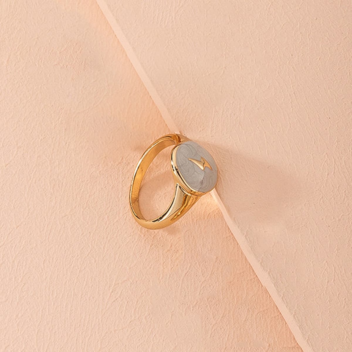 

Geo Decor Ring, White