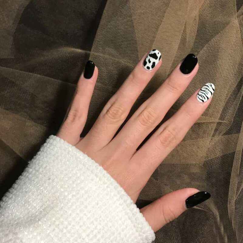 

24pcs Leopard & Zebra Striped Fake Nail, Black and white