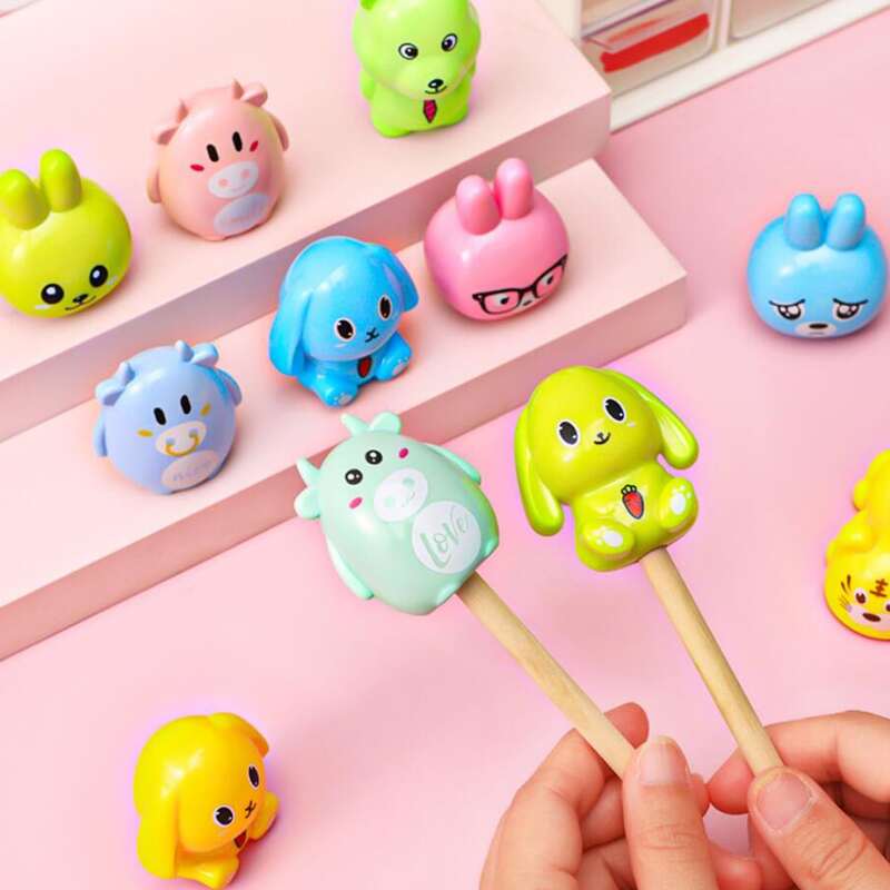 

1pc Random Cartoon Shaped Pencil Sharpener, Multicolor