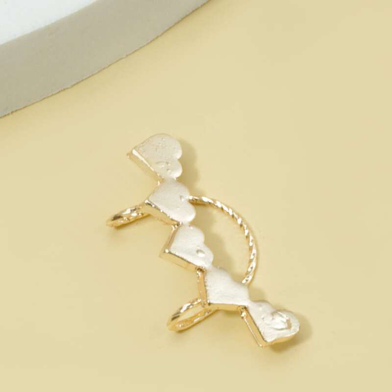 

1pc Heart Ear Cuff, Gold