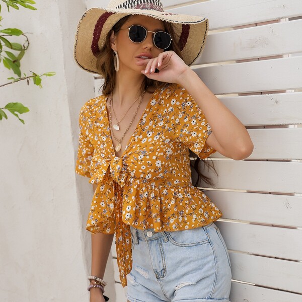 

Ditsy Floral Tie Front Peplum Top, Mustard yellow