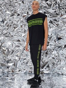 Manfinity Hombres 1 pieza Pantalones con estampado de letra china - Negro - Ver 2