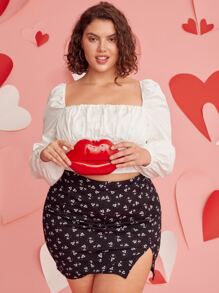 SHEIN Plus Lantern Sleeve Ruched Bust Top & Split Hem Heart Print Skirt Set - Black and White - View 4