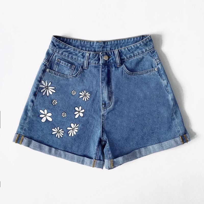 

Floral Graphic Cuffed Denim Shorts, Medium wash