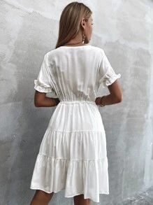 فستان برباط خصر وبأزرار نصف