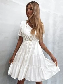 فستان برباط خصر وبأزرار نصف