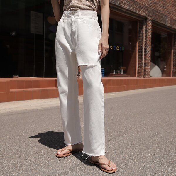 

Ripped Raw Hem Straight Leg Jeans, White