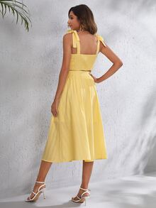 SHEIN Conjunto top de tirantes de espalda fruncido de hombros con nudo con falda con botón delantero - Amarillo - Ver 2