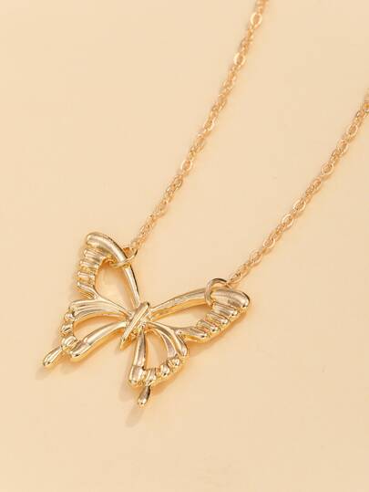 قلادة بتعليقة فراشة