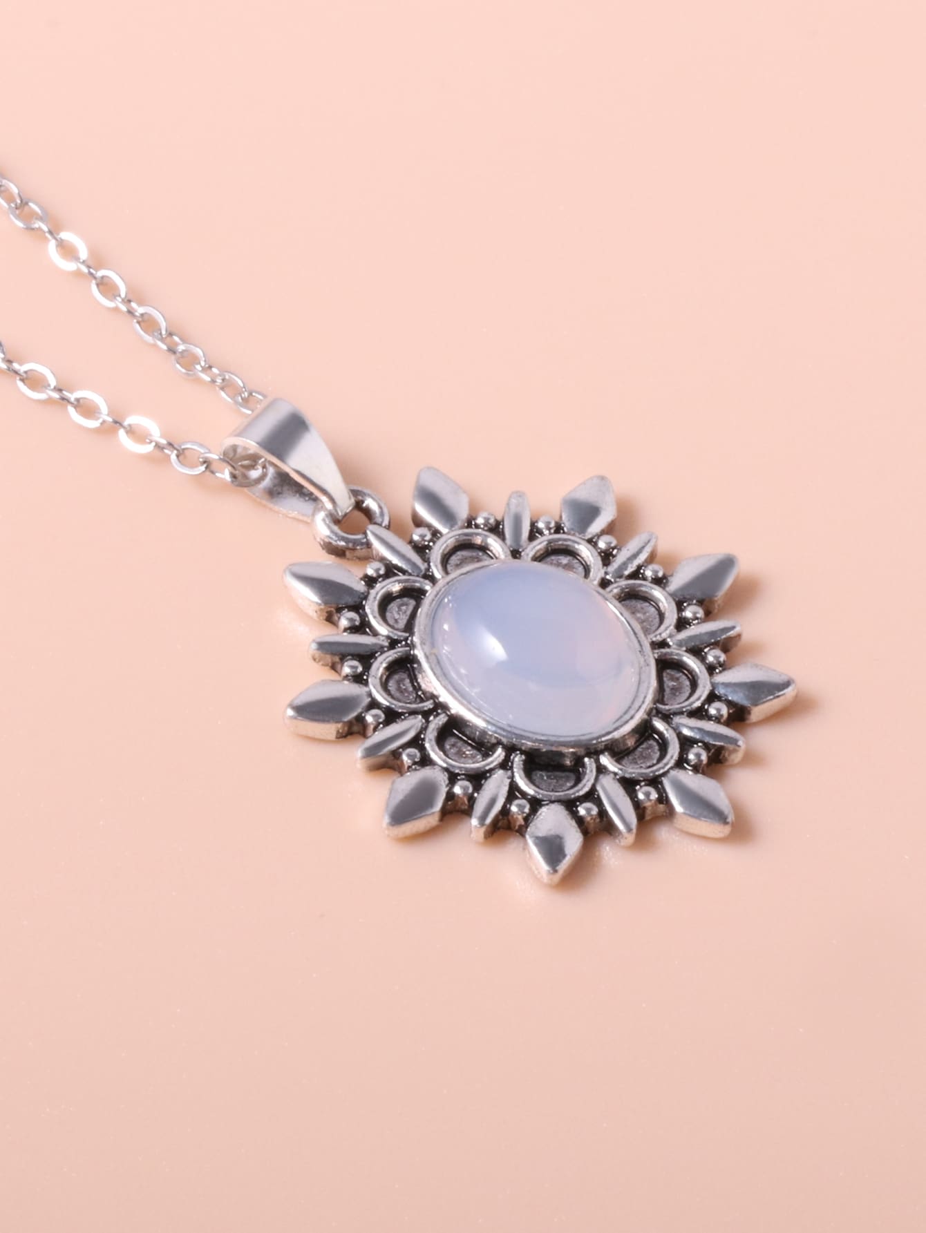 Structured Pendant Necklace