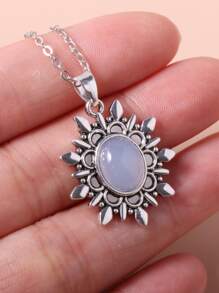 Structured Pendant Necklace