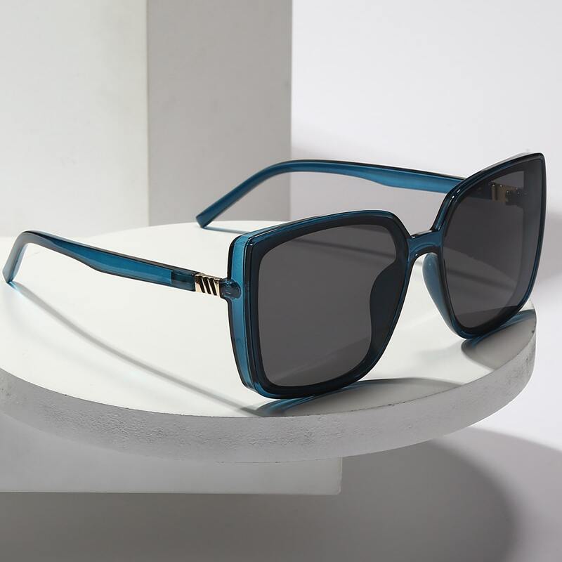 

Square Frame Sunglasses