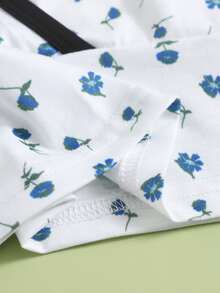 SHEIN Privé Ditsy Floral Crop Cami Top - Blue and White - View 4