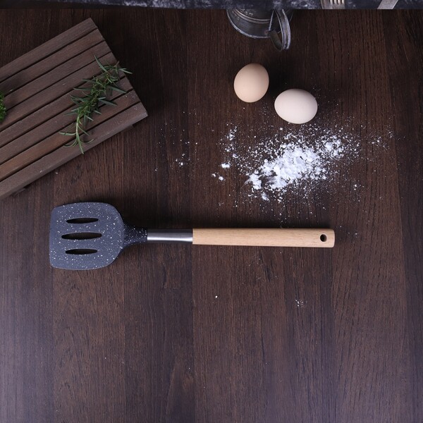 

1pc Wooden Handle Cooking Spatula, Black