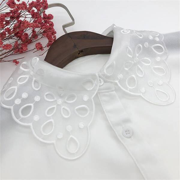 

Embroidery Dickey Collar, White