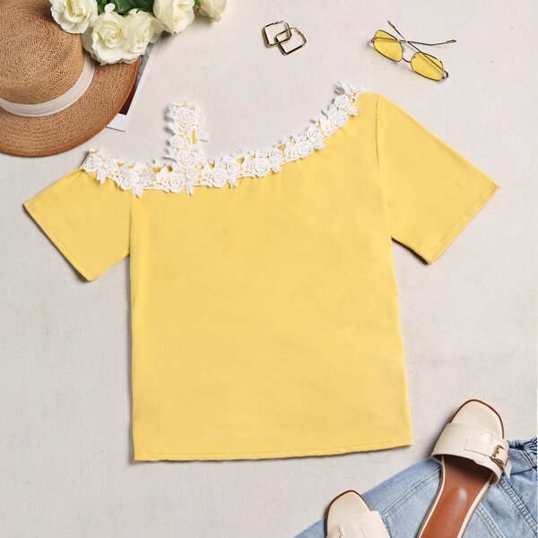 

Plus Lace Panel Asymmetrical Neck Tee, Yellow