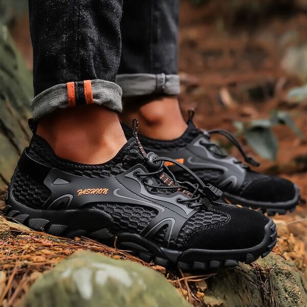 

Men Letter Graphic Lace Up Front Sneakers, Black