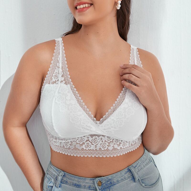 

Plus Floral Lace Bralette, White