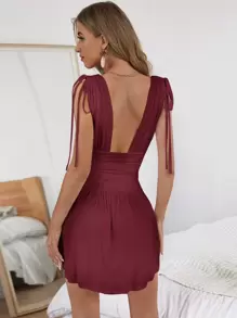 Vestido Con Escote Pronunciado En V, Con Cordón En Hombros Y Cintura Fruncida