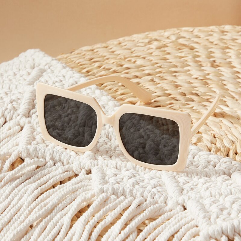 

Oversized Frame Sunglasses, Black