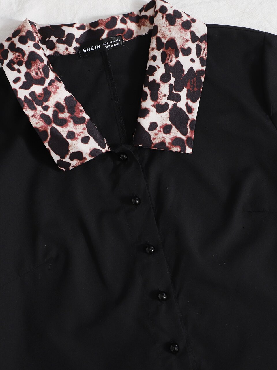Contrast Leopard Collar Shirt