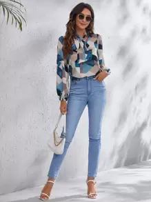 SHEIN Clasi Top à nœud à manches bouffantes à imprimé géométrique
