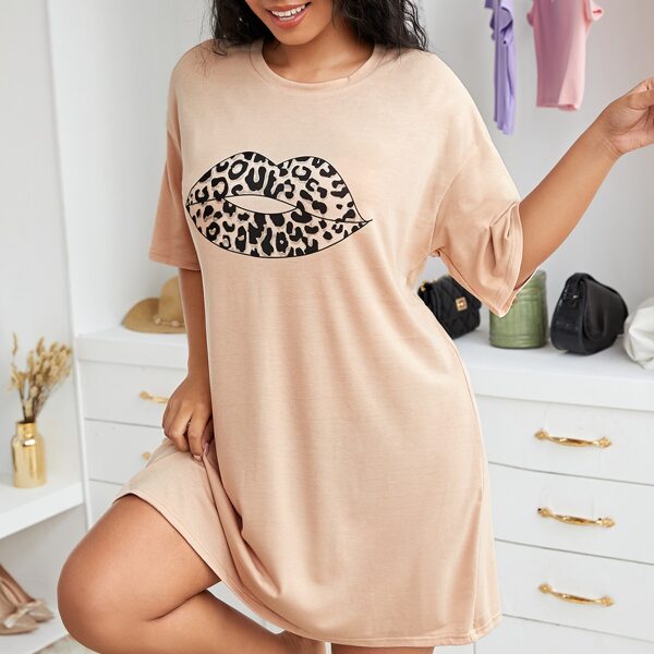 

Plus Lips Print Night Dress, Khaki