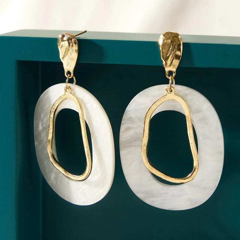 

Hollow Out Drop Earrings, White