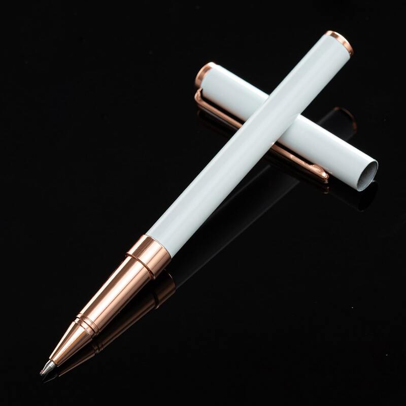 

1pc Random Metal Ballpoint Pen, Multicolor
