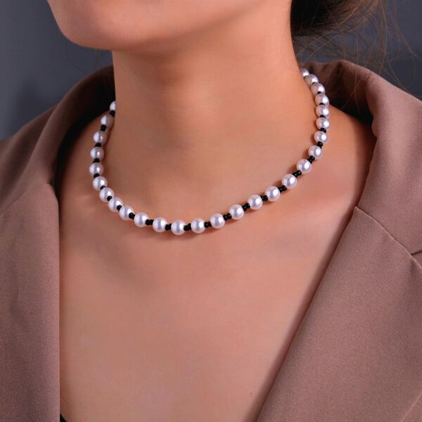 

Faux Pearl Beaded Necklace, Black and white