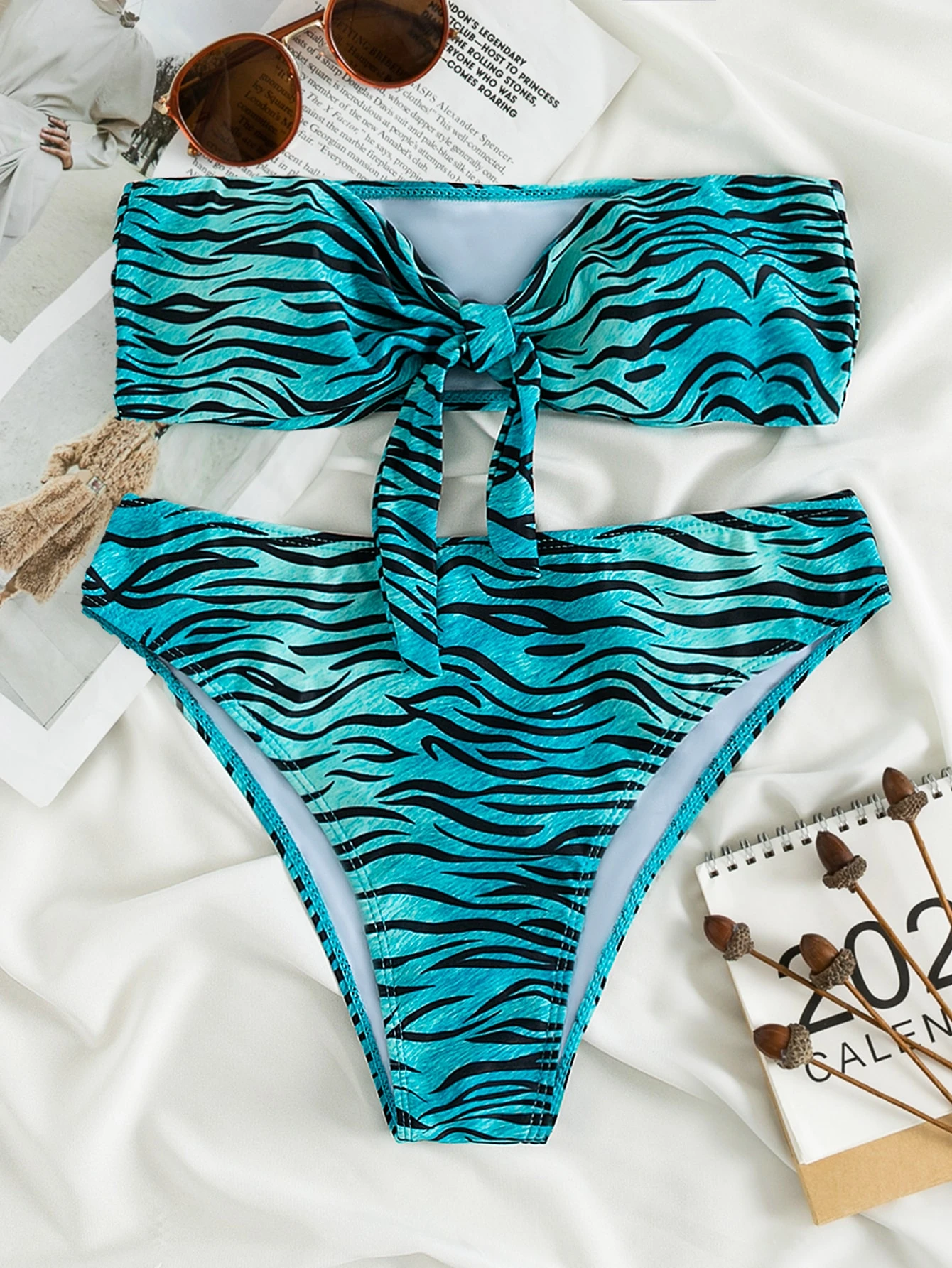 Traje De Baño Bikini Con Dobladillo Asimétrico Estampado Hal Traje De Baño Bikini Con Dobladillo Asimétrico Estampado Hal