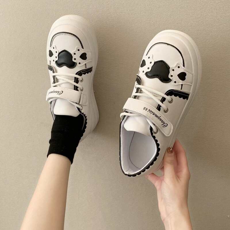 

Heart Pattern Velcro Strap Skate Shoes, Black