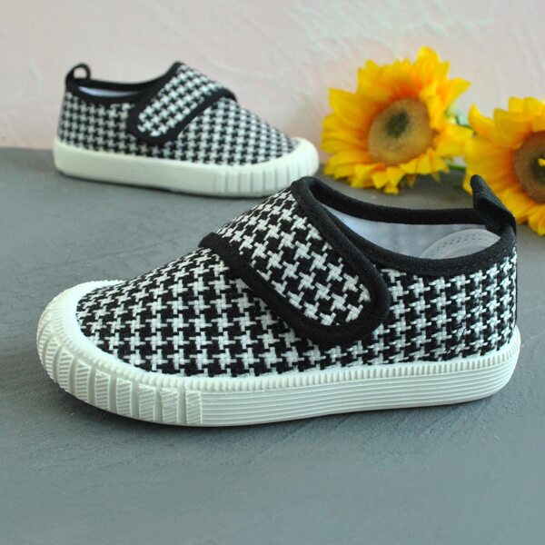 

Toddler Boys Houndstooth Graphic Velcro Strap Sneakers, Black