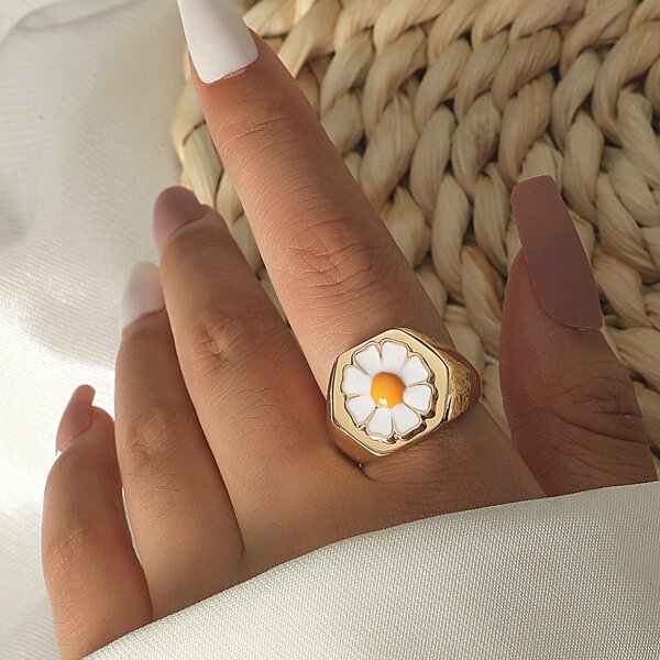 

Flower Design Ring, Gold