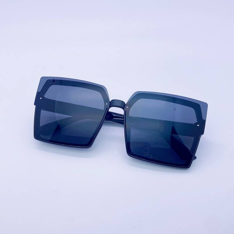 

Square Tinted Lens Sunglasses