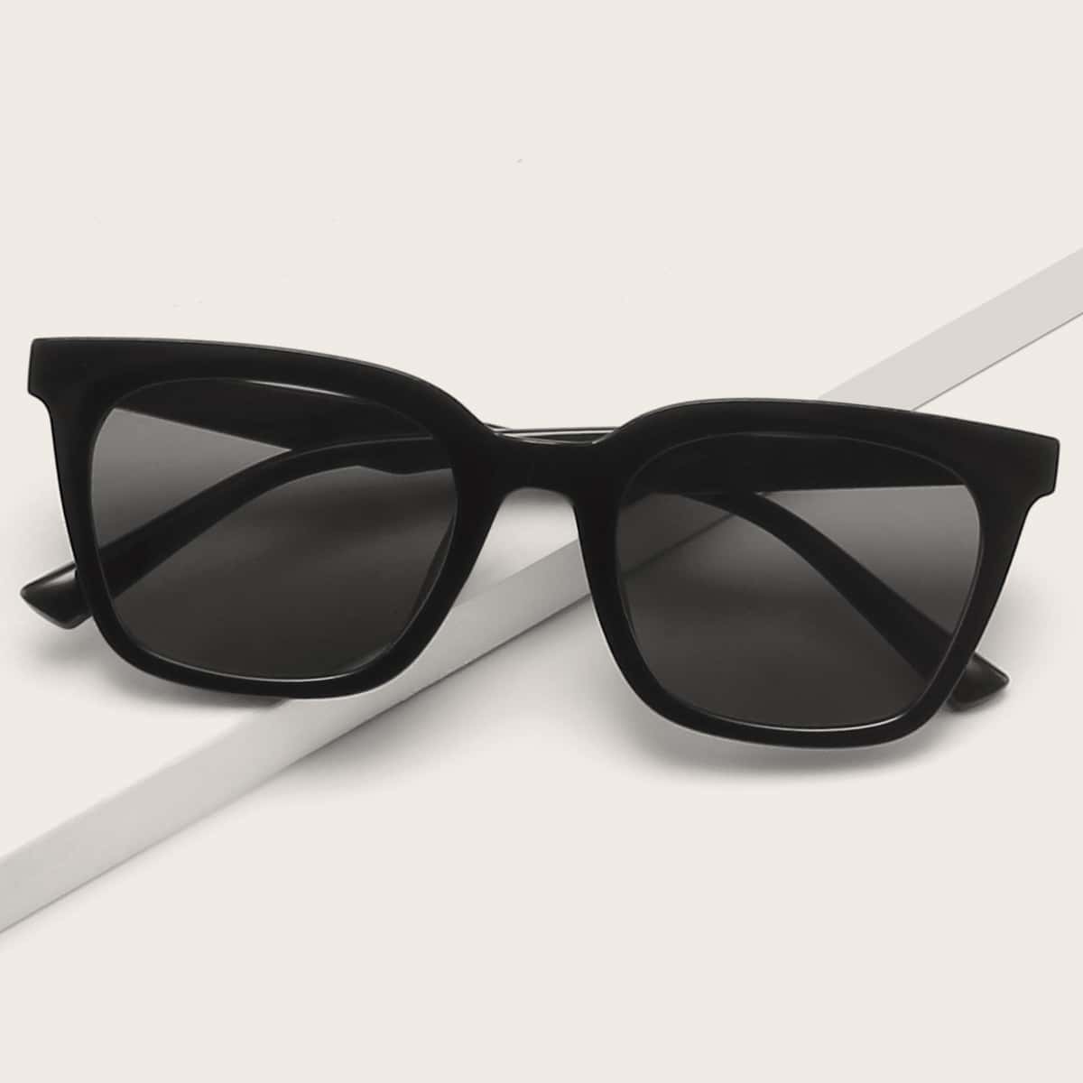 

Square Frame Sunglasses