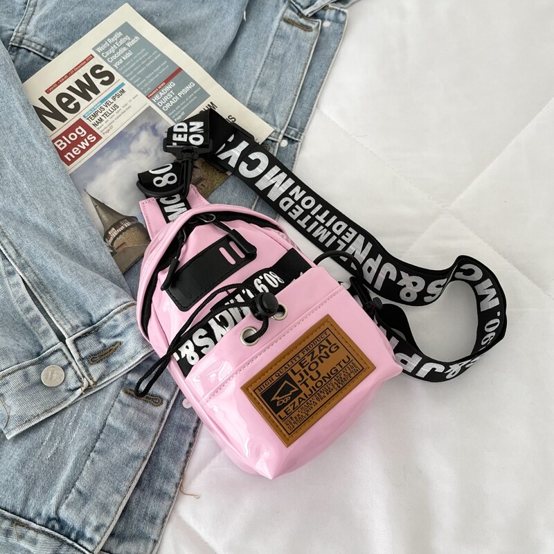 

Letter Graphic Sling Bag, Pink