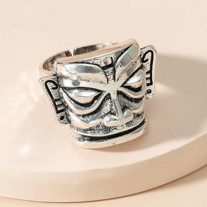 

Guys Figure Design Ring, Antique silver