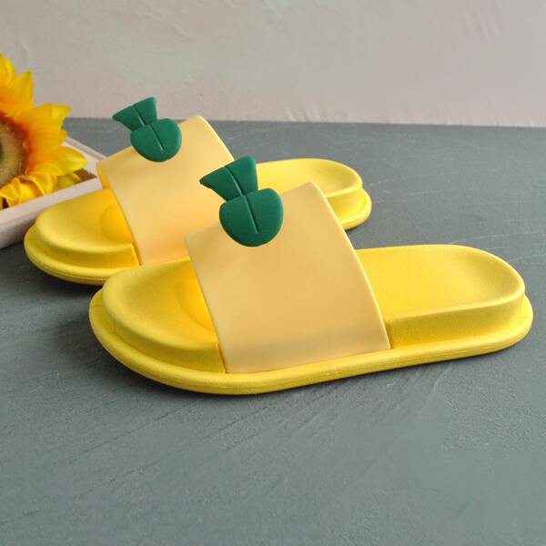 

Toddler Boys Cartoon Decor Slippers, Yellow