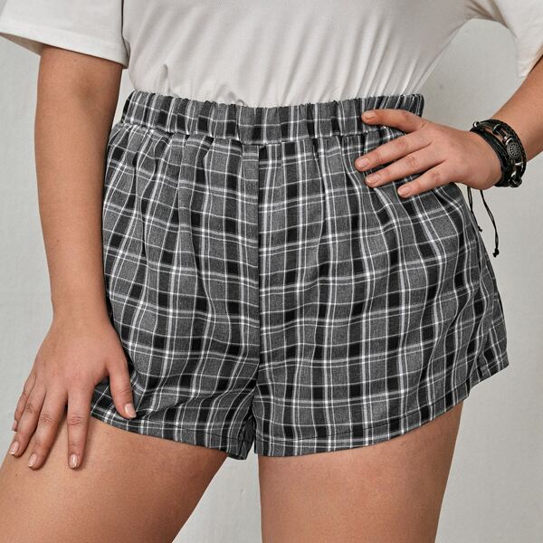 

Plus Plaid Straight Leg Shorts, Multicolor