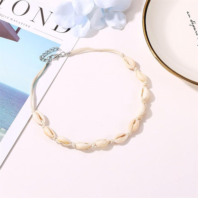 

Shell Decor Necklace, White